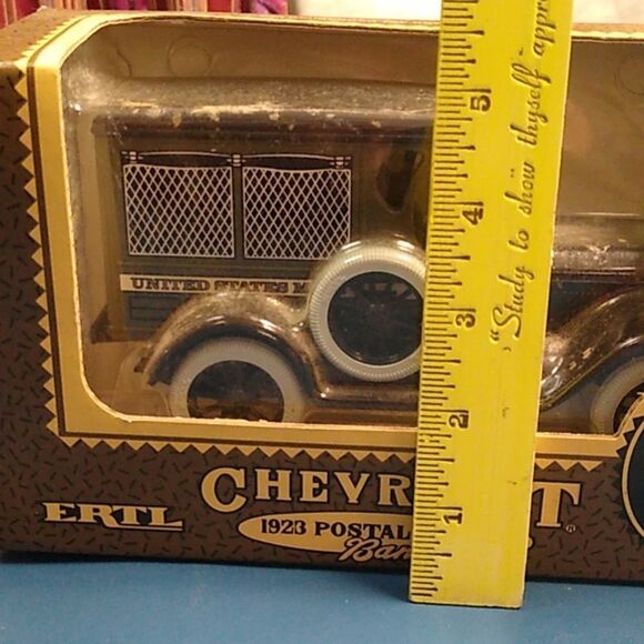 1923 Postal Truck Bank - Black and Green 1/25 scale Ertl Locking Coin Bank - Picture 6 of 6